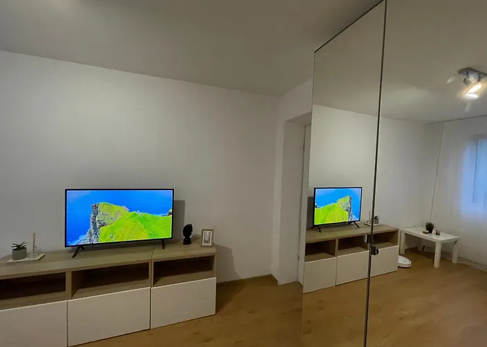 Zen Escape Luxury Retreat アパート ブカレスト